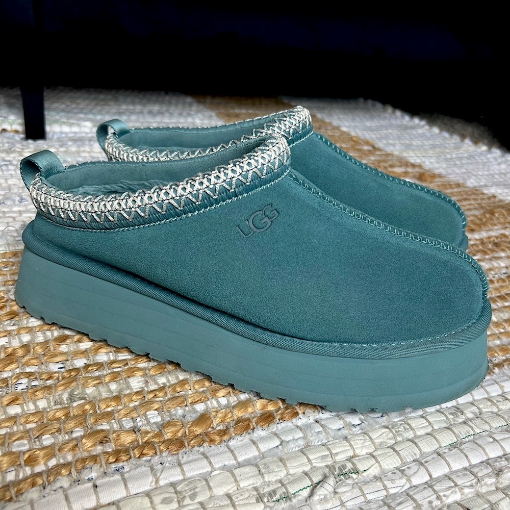UGG Tazz - Deep Ice Size 9